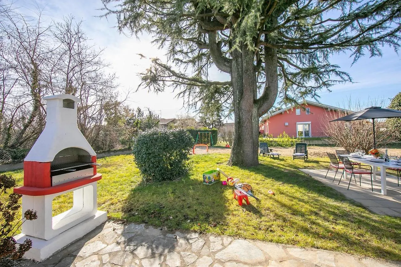 Cedar House Villa Few Minutes From Lake - Happy Rentals Angera Holiday home