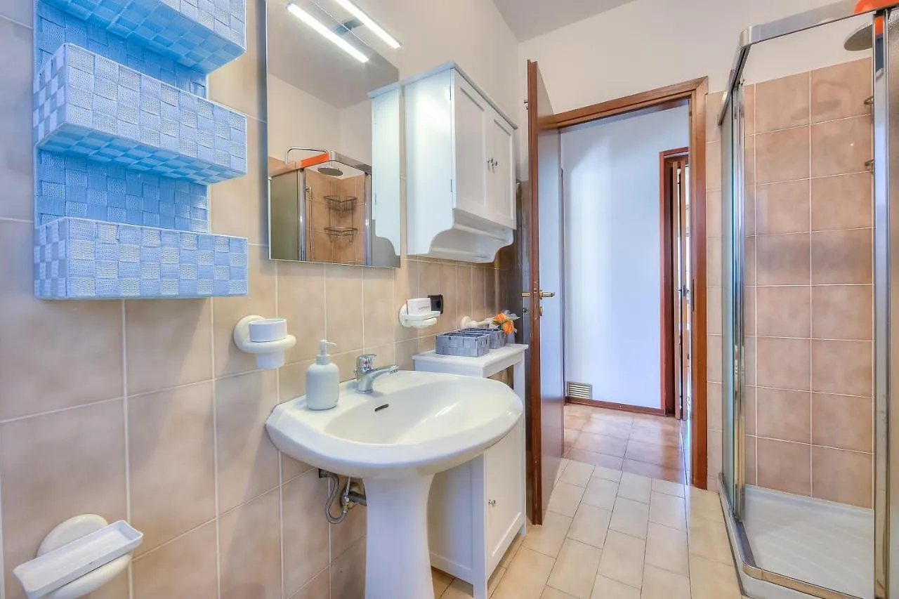 Cedar House Villa Few Minutes From Lake - Happy Rentals Angera Holiday home