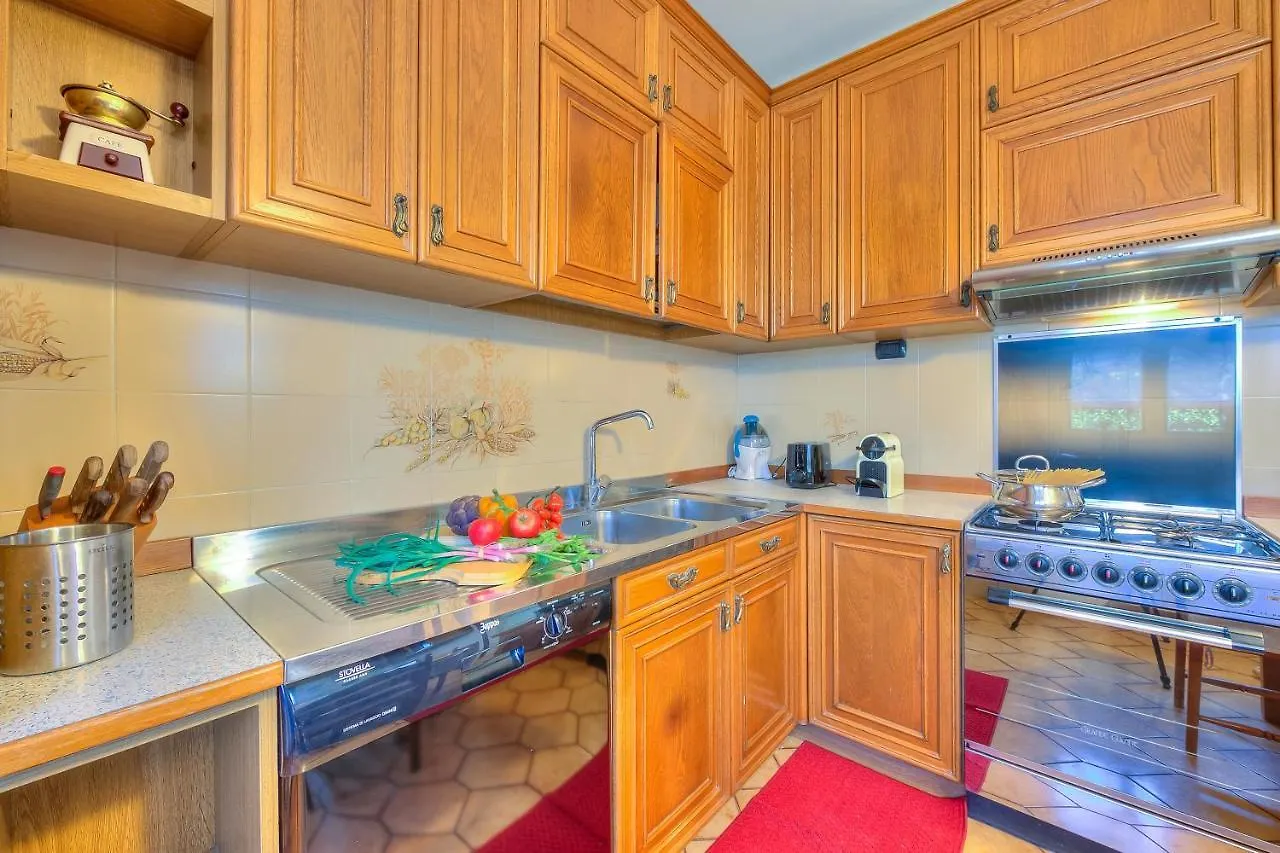 Holiday home Cedar House Villa Few Minutes From Lake - Happy Rentals Angera