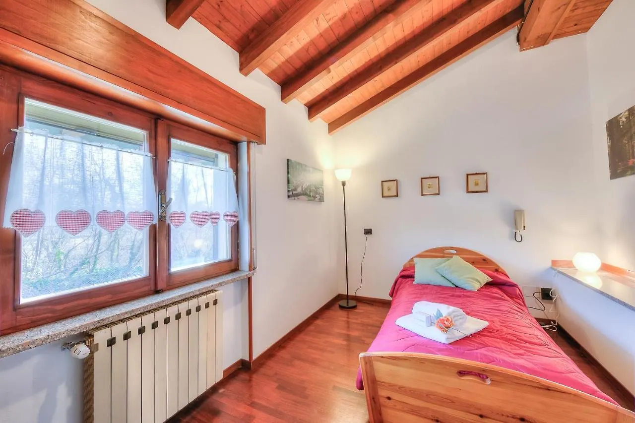 Cedar House Villa Few Minutes From Lake - Happy Rentals Angera Holiday home