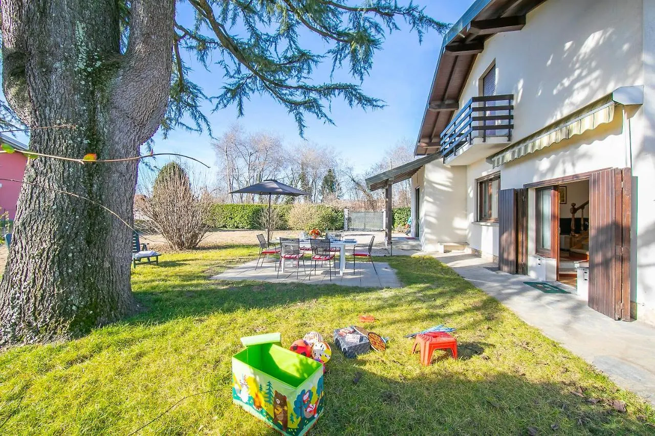 Holiday home Cedar House Villa Few Minutes From Lake - Happy Rentals Angera